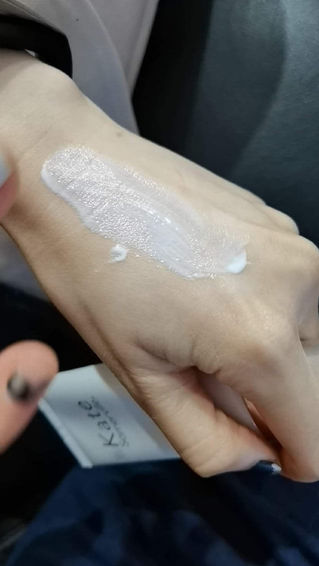 Kate Somerville Daily Deflector Mineral Sunscreen SPF 40 PA++++ review photo by SansLittleWorld