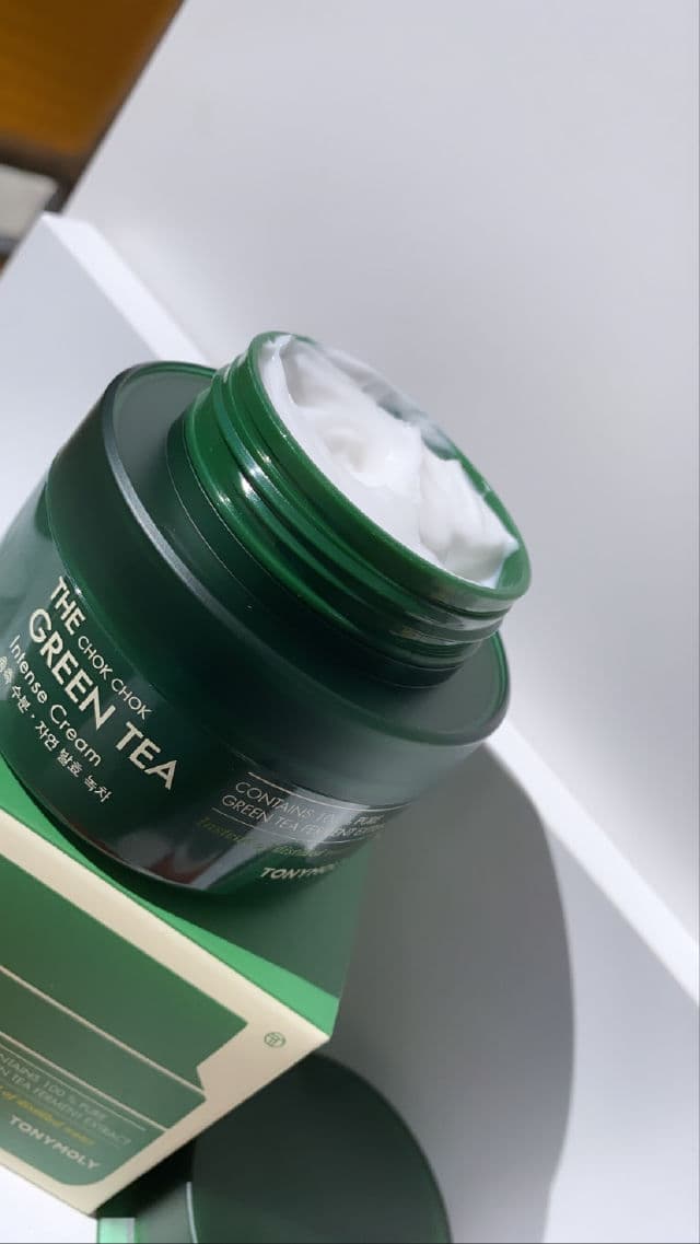 TONYMOLY The Chok Chok Green Tea Watery Moisture Cream review photo by smoxeyvision