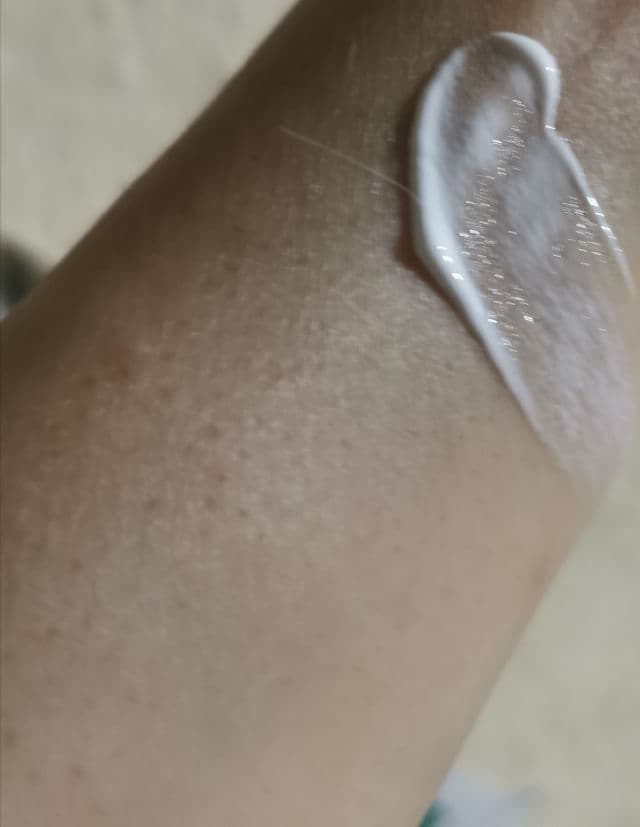 Fresh Skinlab Milk White Tone Up Sun Cream SPF30 review photo by sparklesandnargles