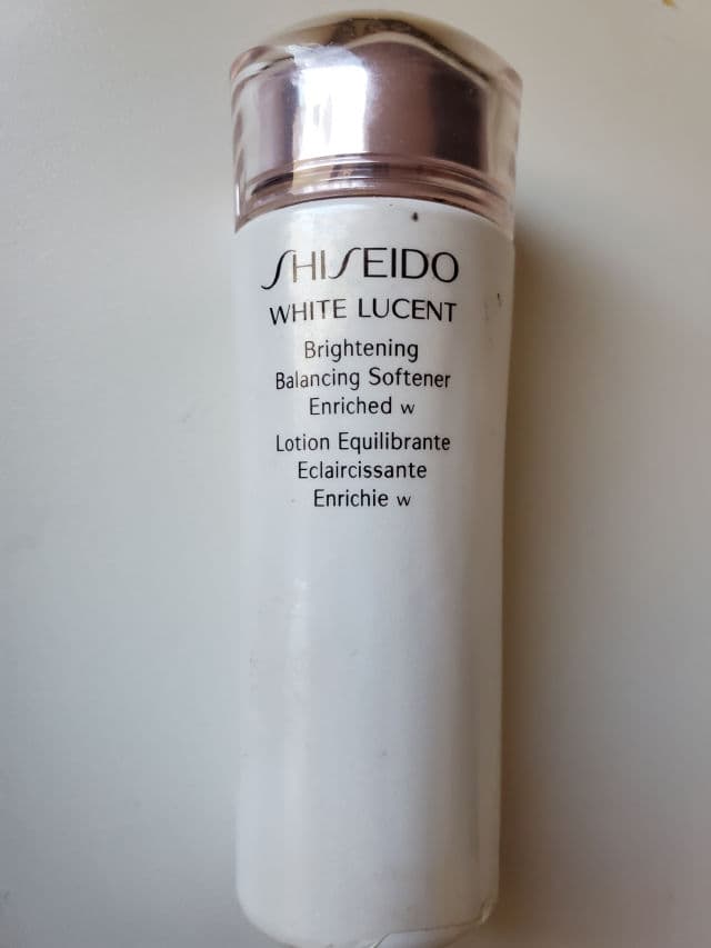 Shiseido White Lucent Brightening Balancing Softener Enriched W review photo by starry