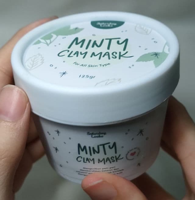 Saturday Looks Minty Clay Mask review photo by steffaniyan