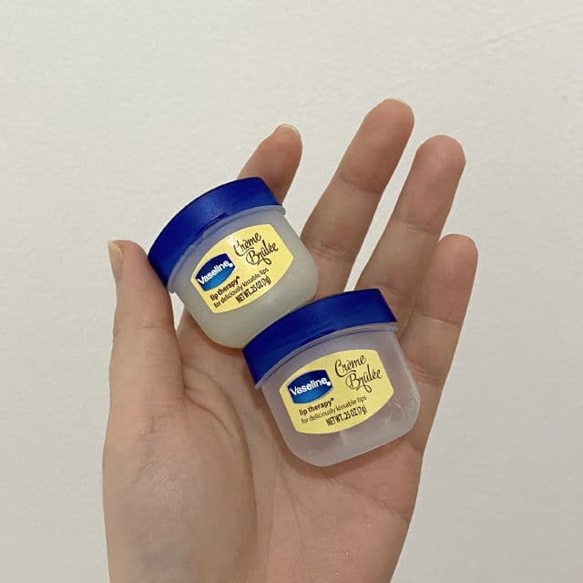 Vaseline Creme Brulee Lip Therapy review photo by stellamarselie