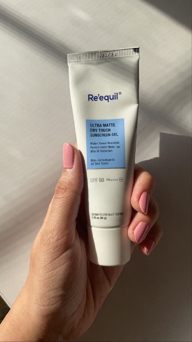 Re'equil Ultra Matte Dry Touch Sunscreen review photo by swatchmedoit