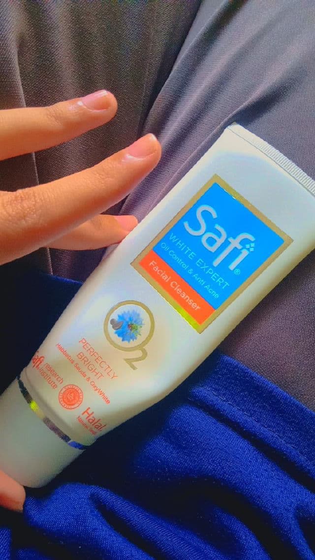 Safi White Expert Oil Control & Anti Acne Facial Cleanser  review photo by syadiraph
