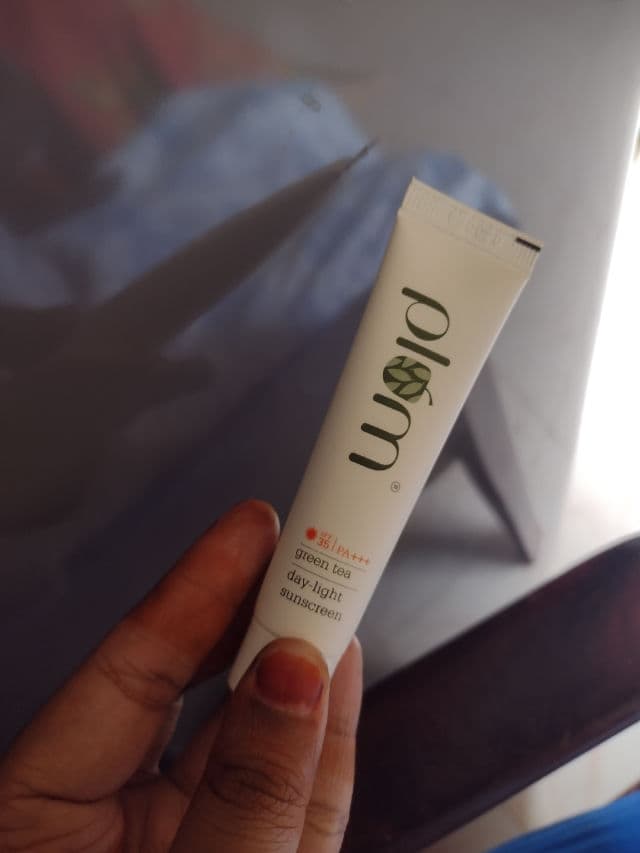 Plum Green Tea Day-Light Sunscreen Gel SPF 35 PA+++ review photo by thatskincaresisters