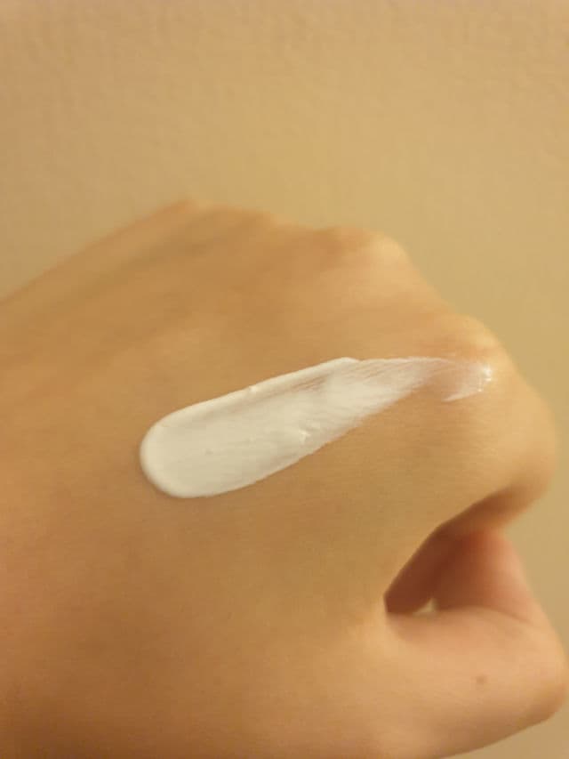 Neutrogena Ultra Sheer Dry-Touch Sunscreen Broad Spectrum SPF 55 Helioplex review photo by thecurlymess