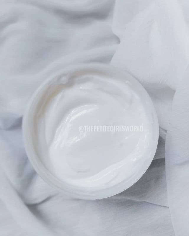 St. Ives Renewing Collagen & Elastin Moisturizer review photo by thepetitegirlsworld