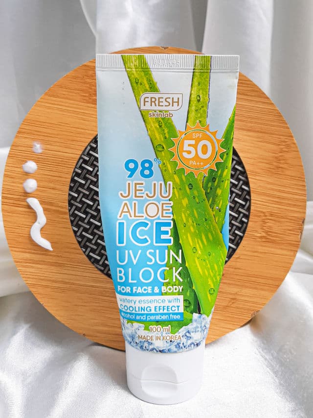 Fresh Skinlab Jeju Aloe Ice Sunblock SPF50 review photo by theskinstructor