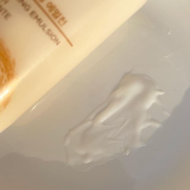 THE FACE SHOP Rice Ceramide Moisturizing Emulsion review photo by Juhikundal