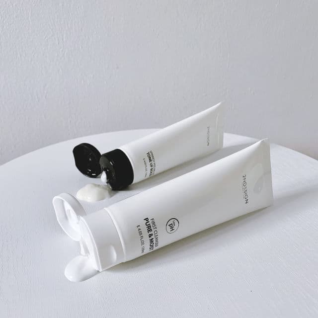 2NDESIGN First Cleanser Pure & Moist  review photo by thetroubledskin