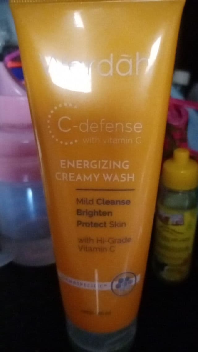 Wardah C Defense Energizing Creamy Wash review photo by tikasoviyani