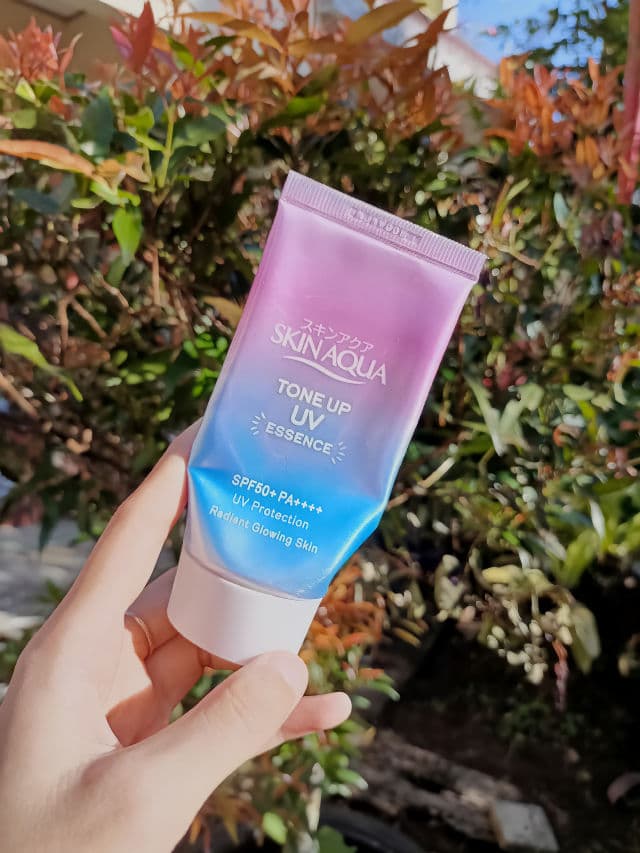 SKIN AQUA Tone Up UV Essence review photo by tinna