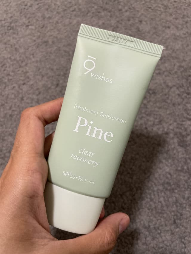 9Wishes Pine Treatment Sunscreen SPF50 + PA ++++ review photo by Ruthieandskincare