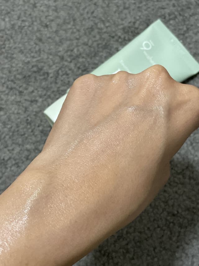 9Wishes Pine Treatment Sunscreen SPF50 + PA ++++ review photo by Ruthieandskincare
