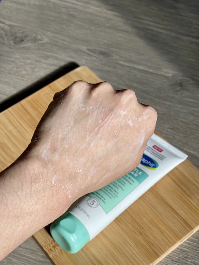Cetaphil Gentle Clear Clarifying Acne Cream Cleanser review photo by treasuredbeautyfinds