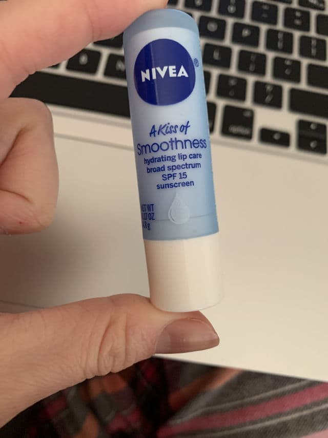Nivea A Kiss of Smoothness Hydrating Lip Care SPF 15 review photo by trippingpeaches