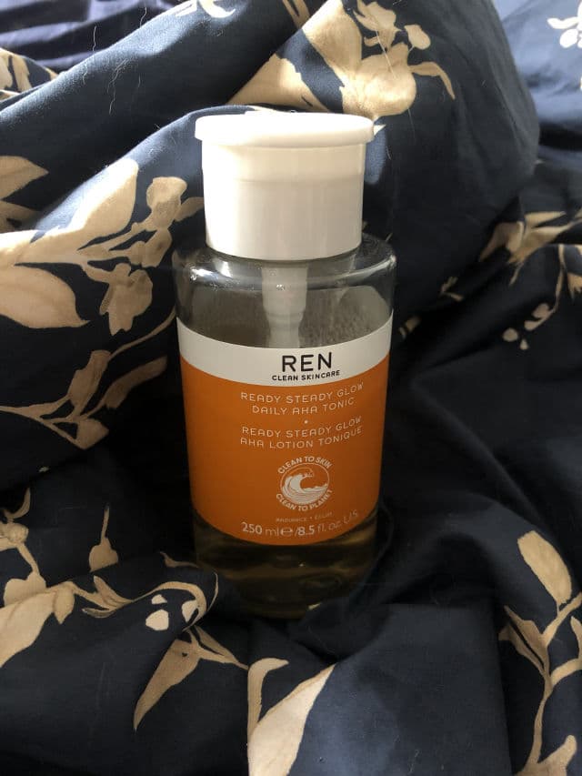 Ren Ready Steady Glow Daily AHA Tonic review photo by tysya89