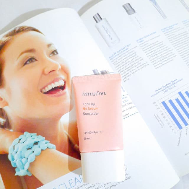 INNISFREE Tone-Up No Sebum Sunscreen SPF50 PA++++ review photo by umslimoon