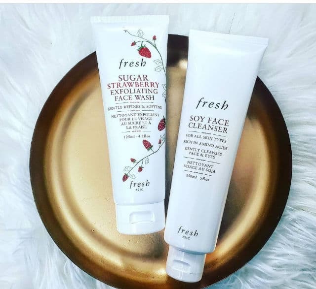 fresh Sugar Strawberry Exfoliating Face Wash review photo by undividedhonesty