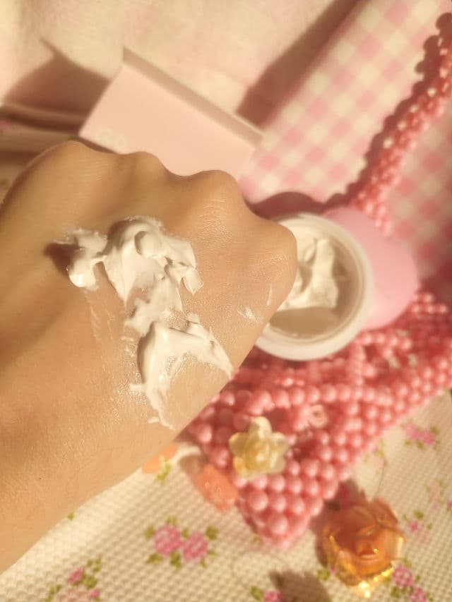 G9 SKIN White In Whipping Cream review photo by unikitty