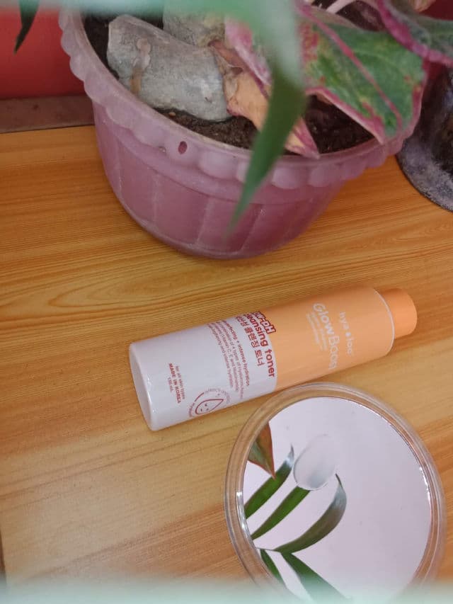 Hyaloo Glow Boost Low-pH Cleansing Toner review photo by unniebae