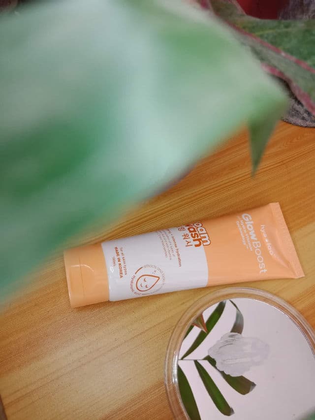 Hyaloo Glow Boost Foam Wash review photo by unniebae