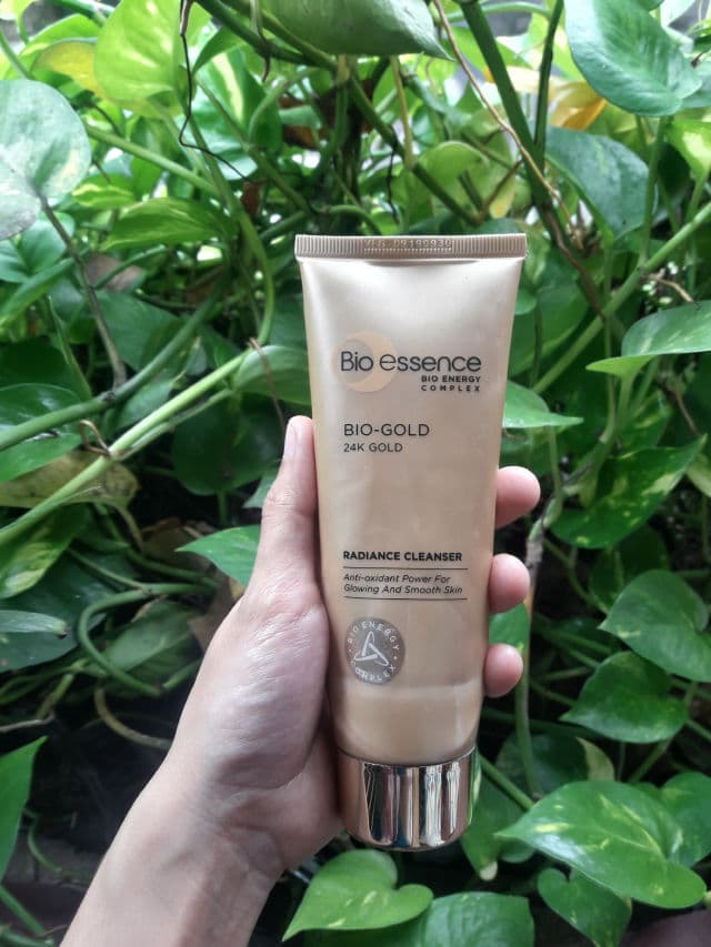 Bioessence Bio-Gold Radiance Cleanser review photo by utarisu