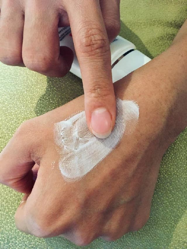 Jigott Whitening UV Sun Block SPF 50+ PA+++ review photo by veagee