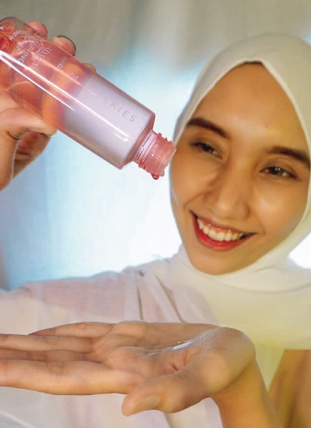 Adara Cosmetics P.M.S Series Clarifying Toner review photo by vidyadika