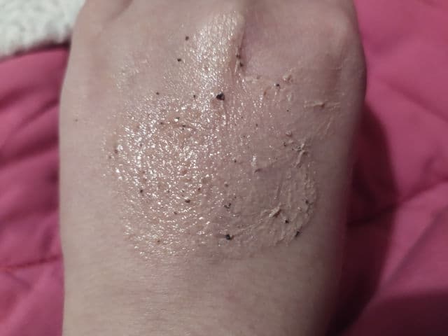 Sand & Sky Australian Pink Clay Flash Perfection Exfoliator review photo by vivonius