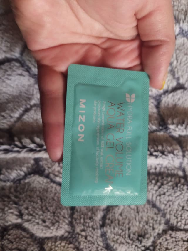 Mizon Water Volume Aqua Gel Cream review photo by vivonius