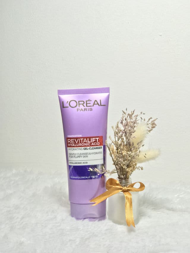 L'Oreal Paris Revitalift Filler Replumping Gel Face Wash review photo by weirdologic