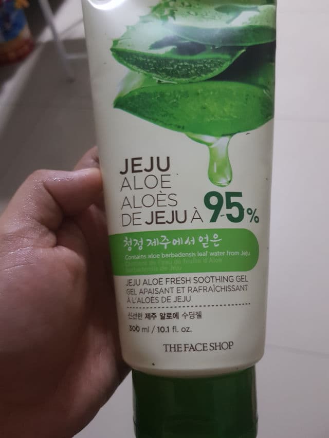 THE FACE SHOP Jeju Aloe 99% Fresh Soothing Gel review photo by wickedmitch