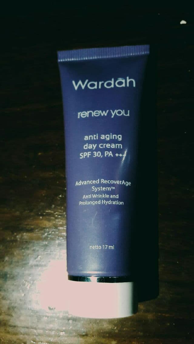 Wardah Renew You Anti Aging Day Cream review photo by writtenbywin