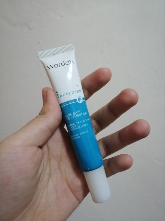 Wardah Acnederm Acne Spot Treatment Gel review photo by x412xx