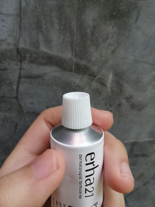ERHA Perfect Shield for Oily Skin SPF 30 review photo by x412xx