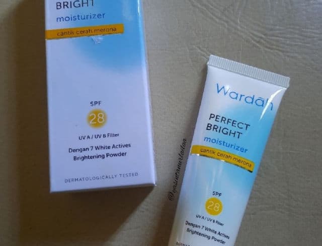 Wardah Perfect Bright Moisturizer SPF 28 review photo by yasintanurlailaa