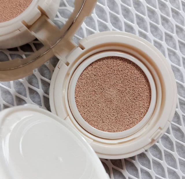 Abib Brightening Cushion Compact Velvet Veil SPF 50+ PA+++ review photo by yvschaa