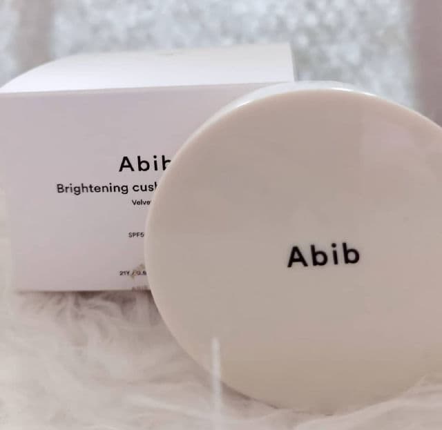 Abib Brightening Cushion Compact Velvet Veil SPF 50+ PA+++ review photo by yvschaa