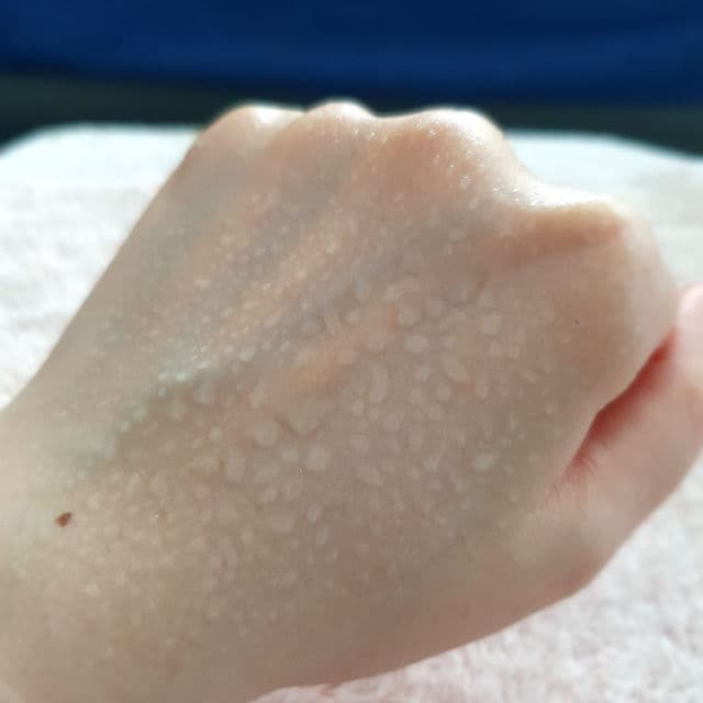 Allie Extra UV Perfect SPF50 + PA ++++ review photo by zombieskinz