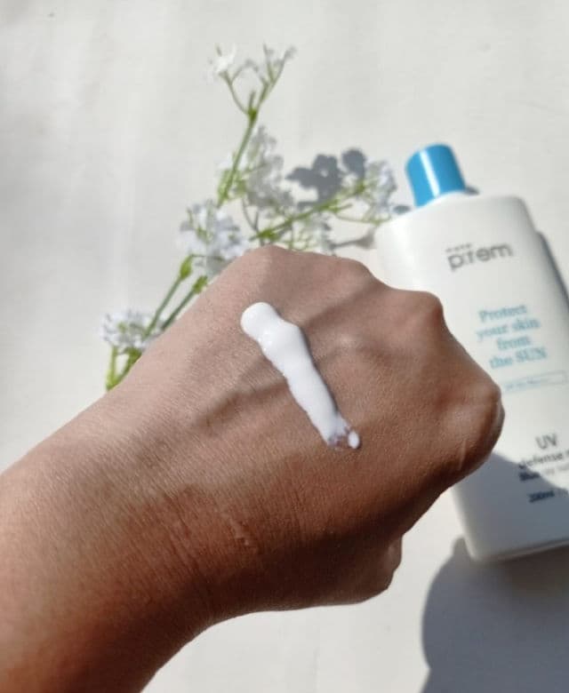 make p:rem UV Defense Me. Calamine Sun Milk SPF50+ PA+++ review photo by zzzzzoey