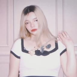 elleshiii