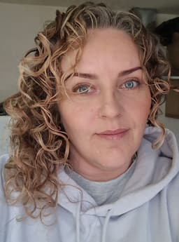 WavycurlyD