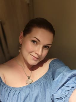 VickyG