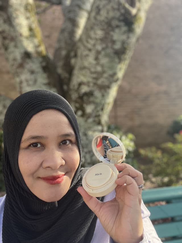 Abib Brightening Cushion Compact Velvet Veil SPF 50+ PA+++ review photo by EyeNez