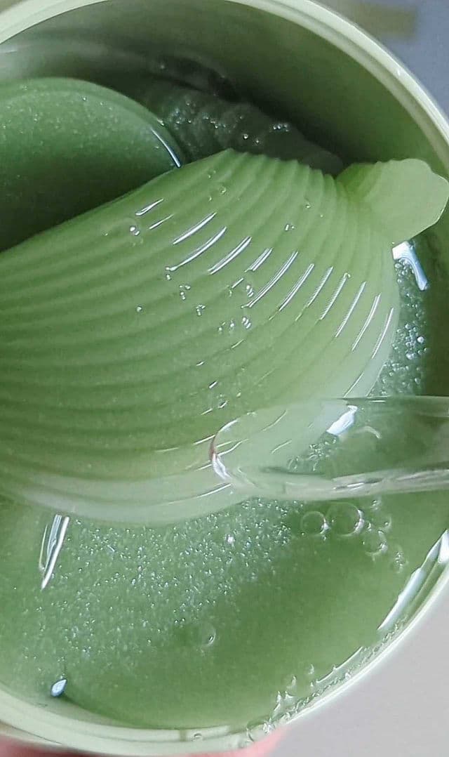 Pixi DetoxifEYE review photo by undersskin
