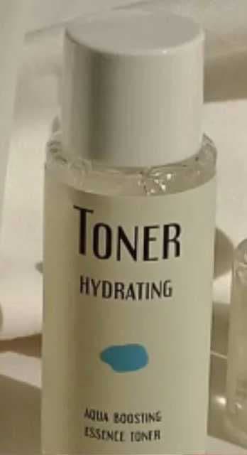 AXIS-Y Aqua Boosting Essence Toner review photo by RyuA
