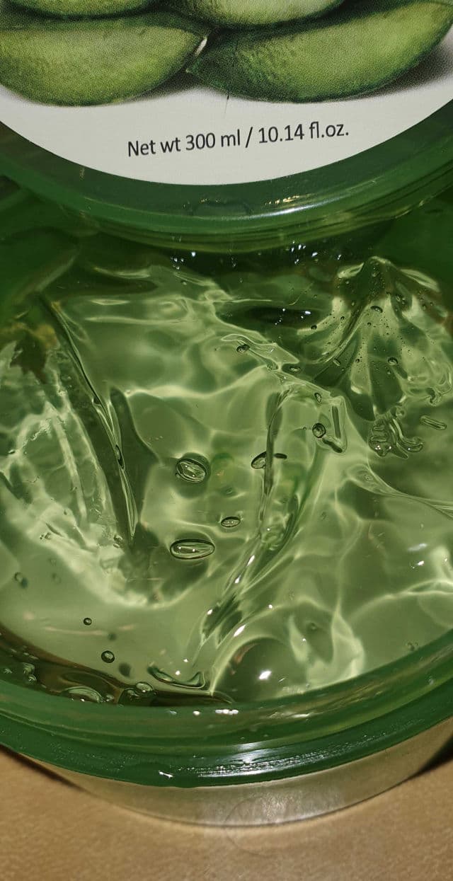 ESFOLIO Aloe Vera Moisture Soothing Gel review photo by Asherz1120