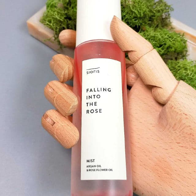 Sioris Falling Into The Rose Mist review photo by PickyKeWe