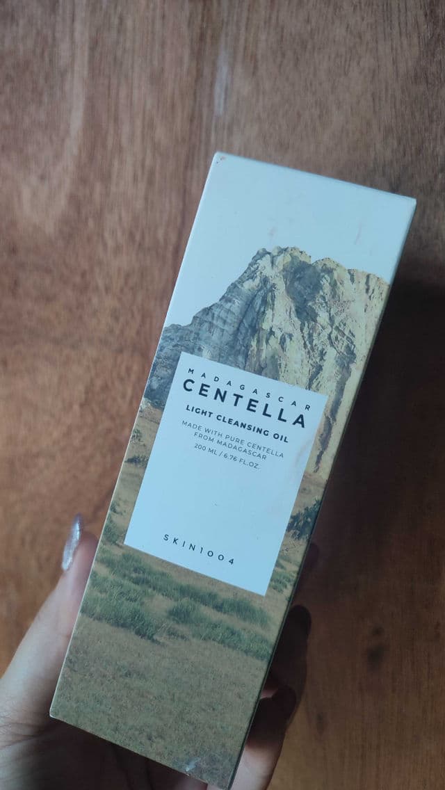 Madagascar Centella Light Cleansing Oil product review